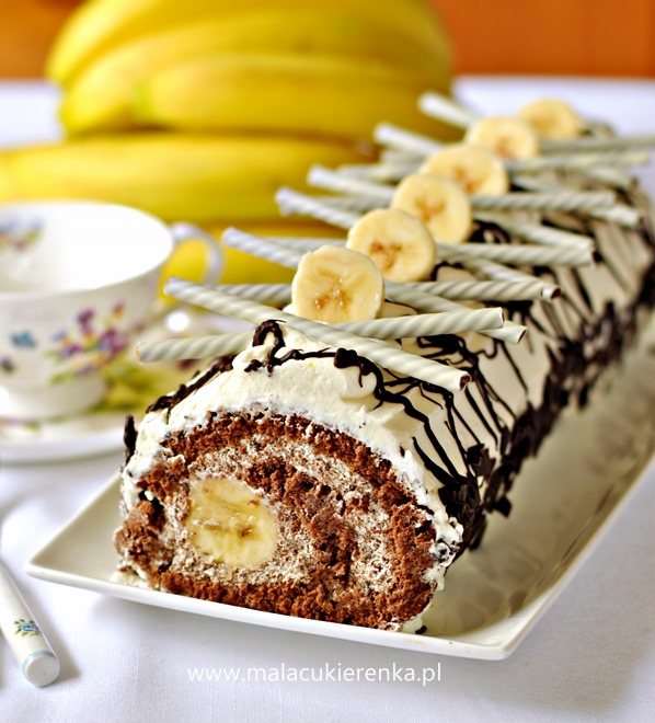 rolada z bananami i czekolada