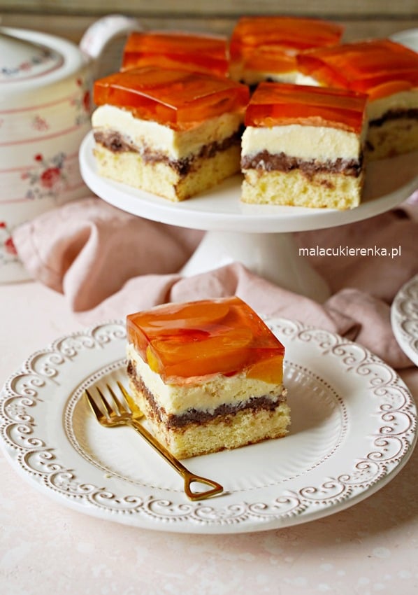 Świąteczne kremowe ciasto z brzoskwiniami i galaretką Ambasador 8