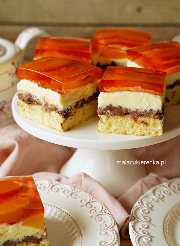 Świąteczne kremowe ciasto z brzoskwiniami i galaretką Ambasador 3