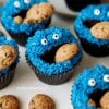 Mega babeczki czekoladowe ciasteczkowy potwór - Cookie Monster Cupcakes 7
