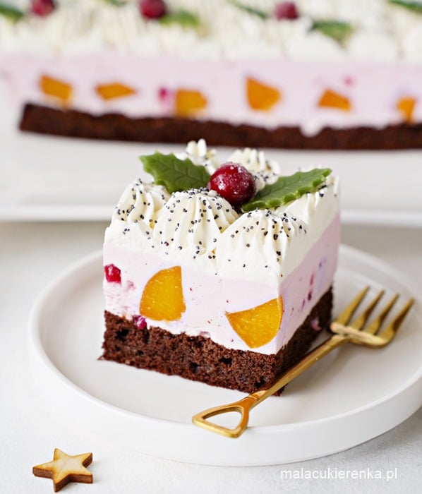 Gwiazdkowe ciasto z pianką borówkową i brzoskwiniami 2