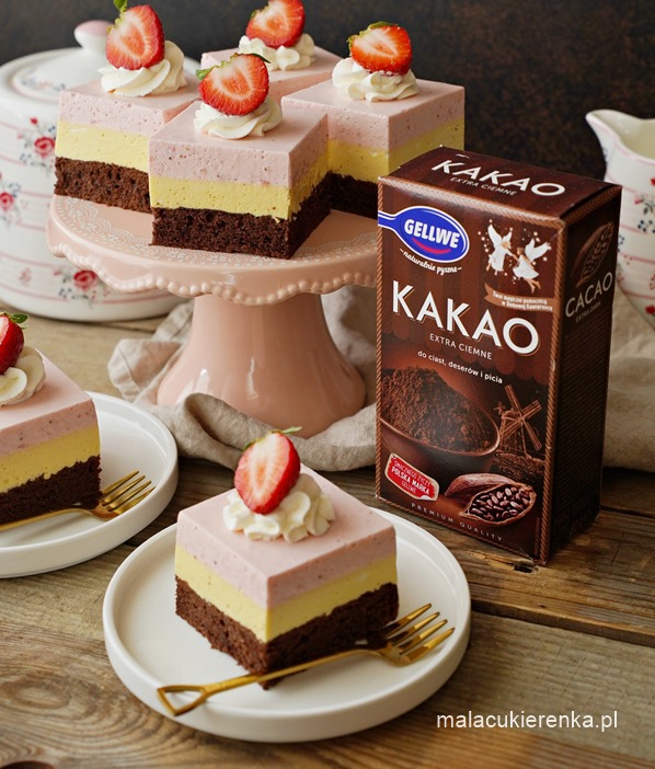 Orzeźwiające ciasto z mango i truskawkami 3