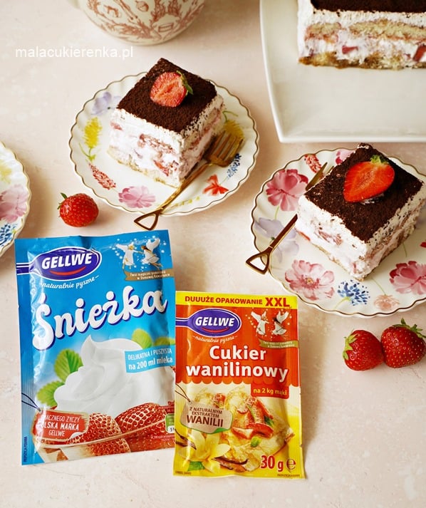 Szybkie, lekkie truskawkowe tiramisu  4