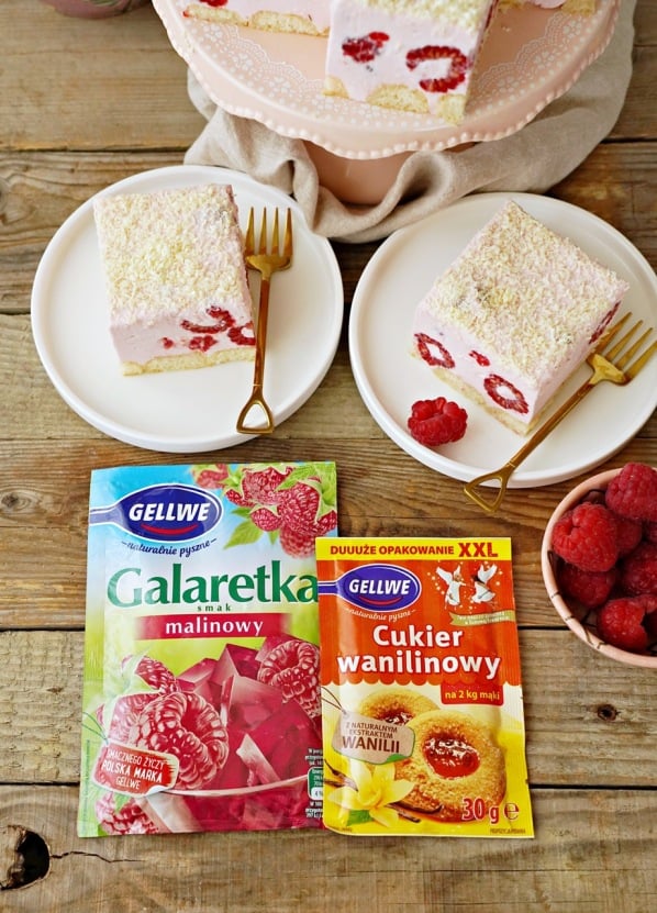Letnie ciasto owocowe bez pieczenia z białą czekoladą 4