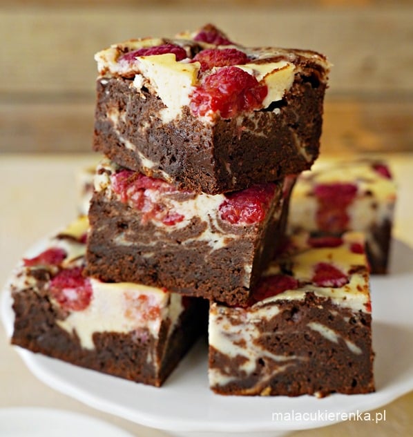 Obłędne ciasto czekoladowe z malinami i serem Brownie 5